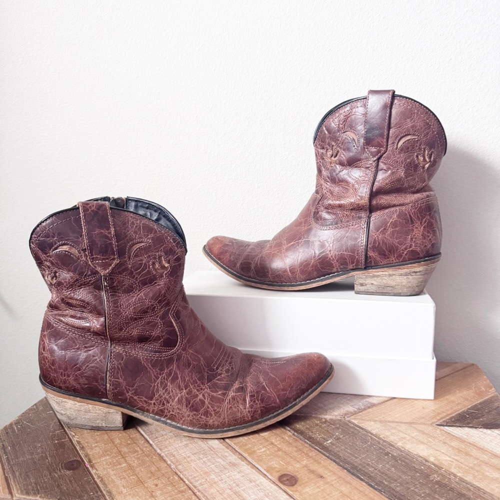 Dingo 7" Western Adobe Rose Side-Zip Women’s Boots - Picture 11 of 14